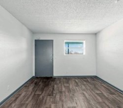 2br – 900ft2 – Energy-Efficient Windows, Laundry Center, Dishwasher
